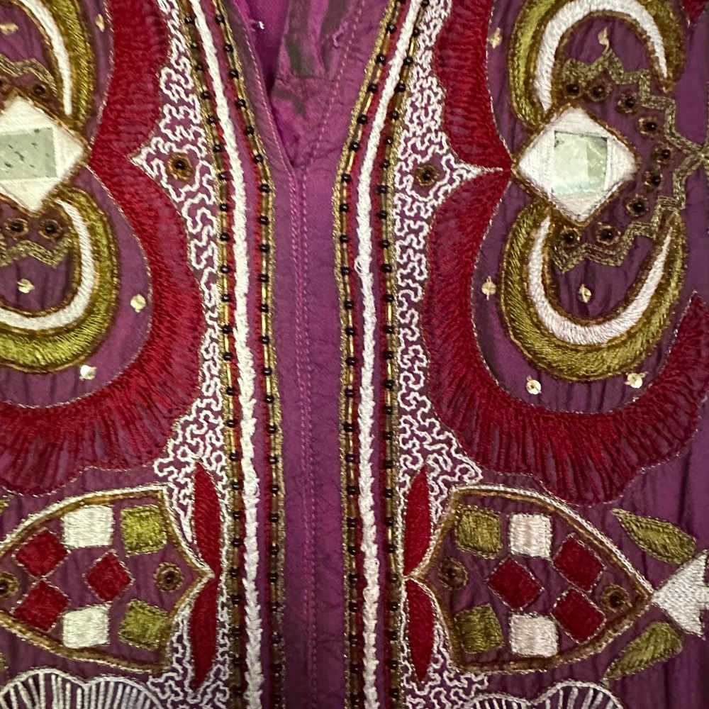 Embroidered Blouse - Picture 8 of 9